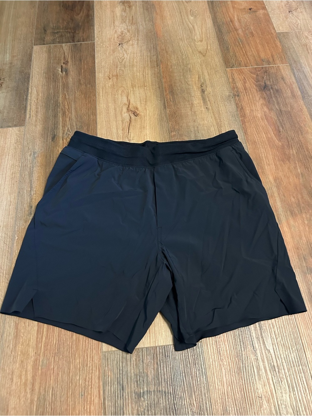 Mens Ten Thousand shorts size Large